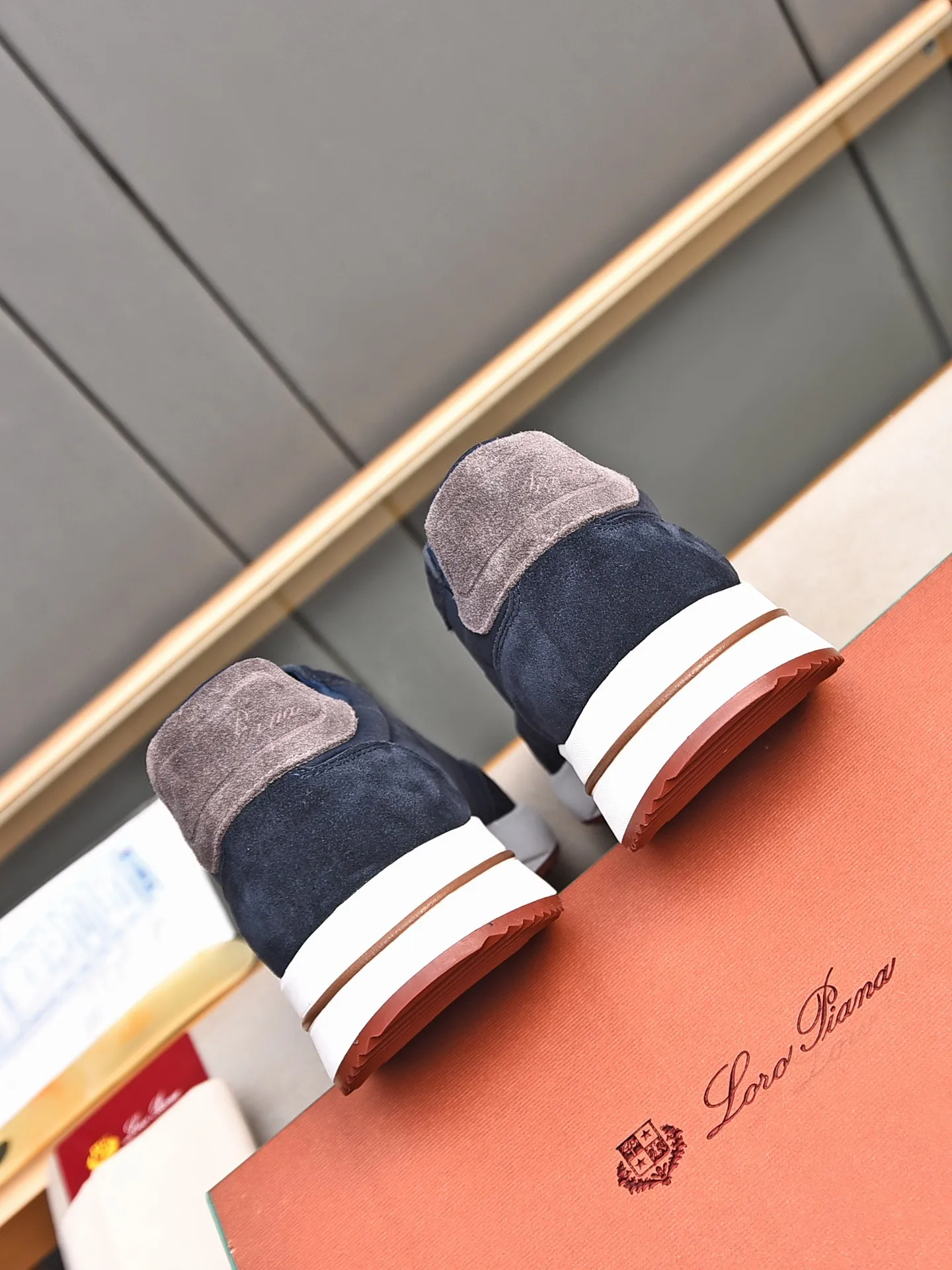 Men's shoes 💰460 LP new product on sale Loro Piana sports shoes｜Made with top-layer frosted and imported waterproof fabrics｜Comprehensive one-to-one restoration of the counter process｜Installed with original molded rubber three-color combination craft outsole｜Size: 39-44 (customized at 45.46)